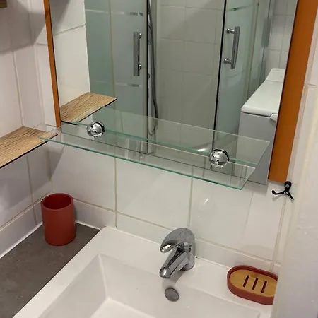 Апартаменты Climatise A Louer Pres Des Thermes - Fr-1-680-47 Баларук-ле-Бен
